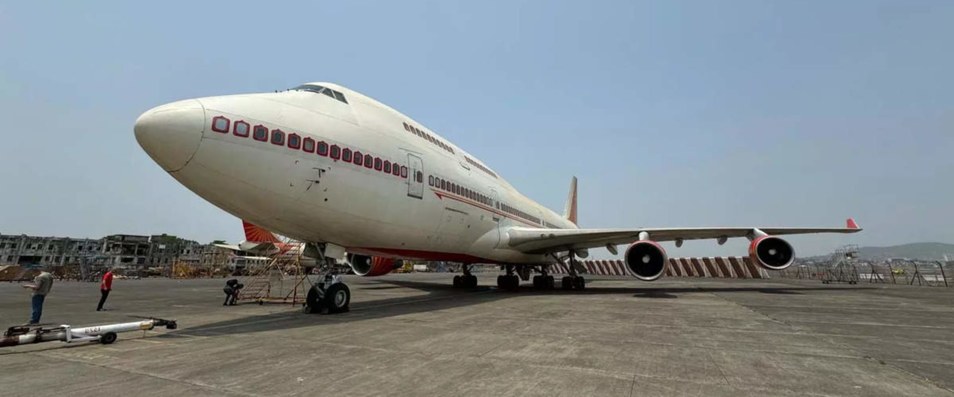 The Incredible Boeing 747: A Comprehensive Look at the Iconic Commercial Plane